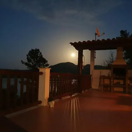 House By The - Casa Da Eira בית נופש Trisio