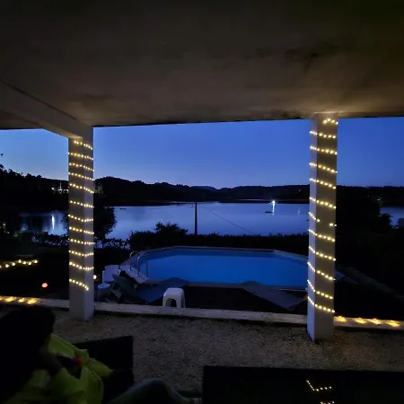 House By The - Casa Da Eira * Trisio