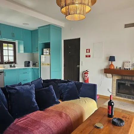 Semesterbostad House By The - Casa Da Eira Trisio