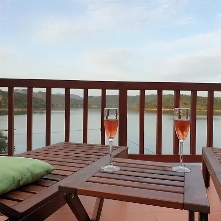 House By The - Casa Da Eira בית נופש Trisio