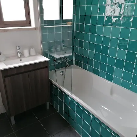 House By The - Casa Da Eira * Trisio