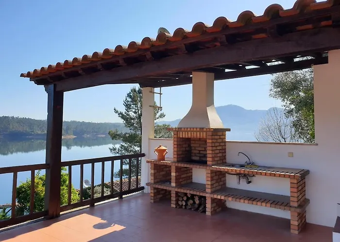 House By The - Casa Da Eira